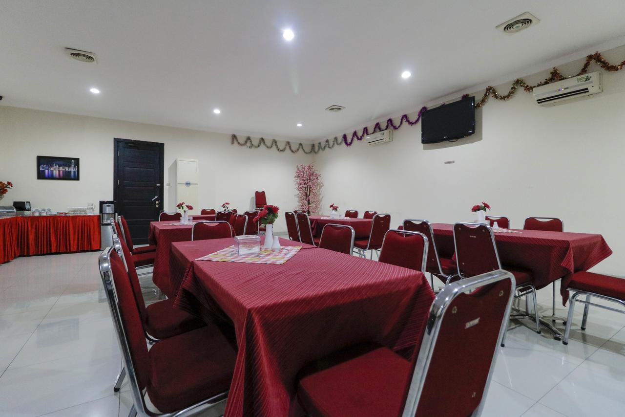 Reddoorz @ Jalan Gunung Merapi Hotel Makassar Buitenkant foto