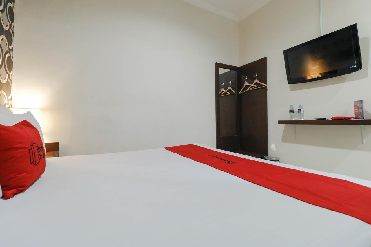 Reddoorz @ Jalan Gunung Merapi Hotel Makassar Buitenkant foto