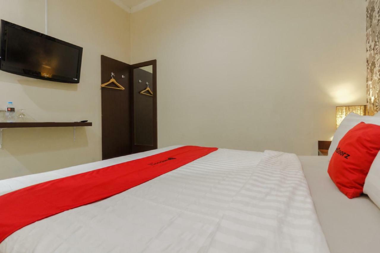 Reddoorz @ Jalan Gunung Merapi Hotel Makassar Buitenkant foto